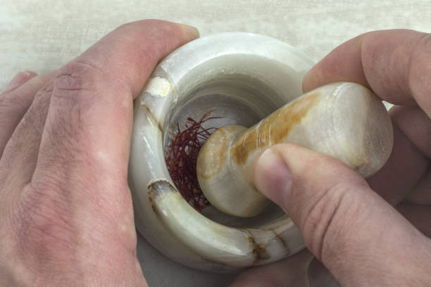 How-to-Grind-Saffron-Like-a-Pro-Without-Wasting-a-Thread Souk