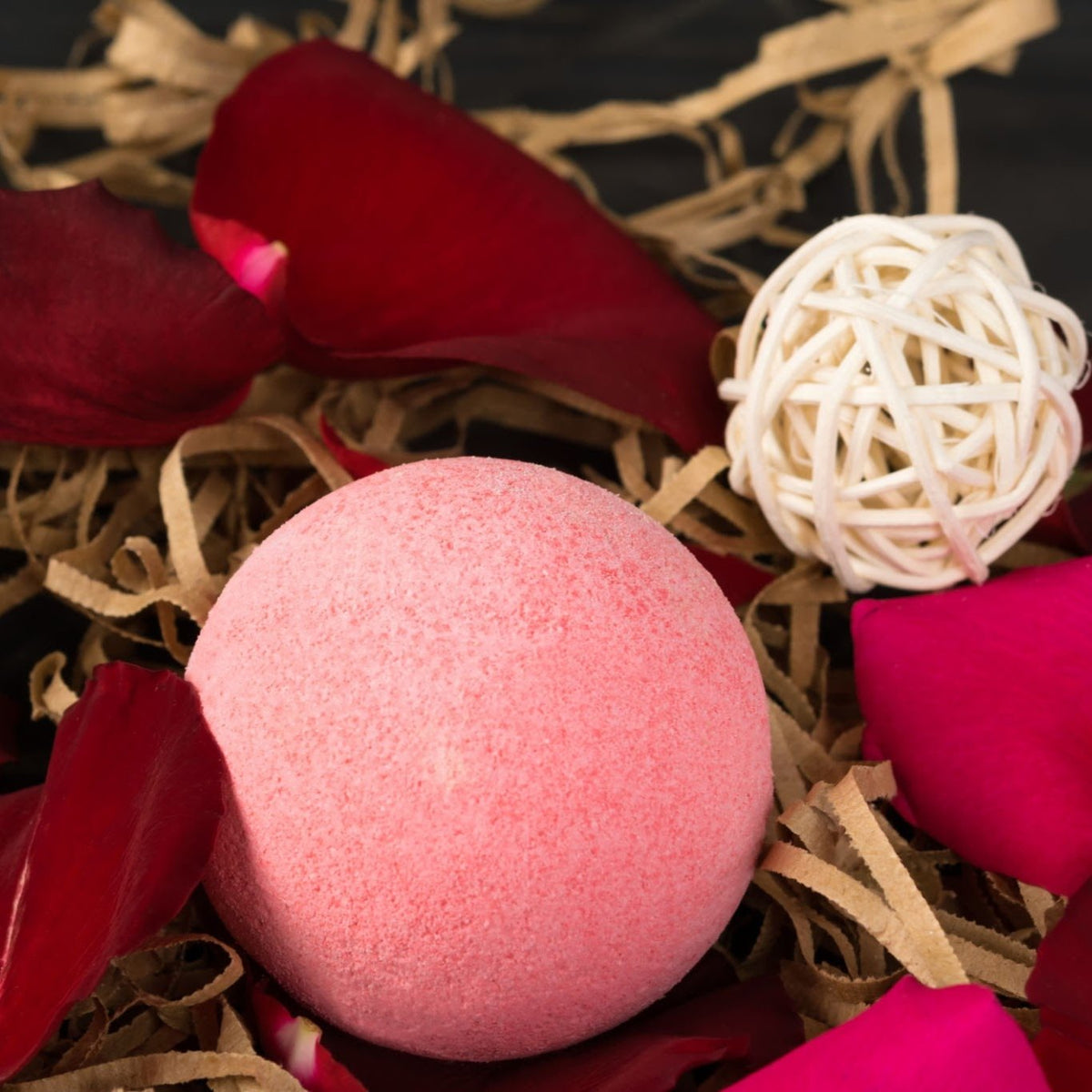 The Bomb Rosa Large Rose Bath Bomb – Souk